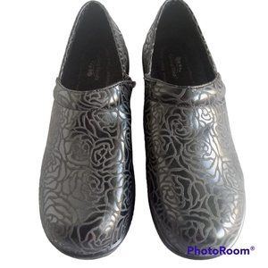 Black Spring Step for women for nurses size 9.5